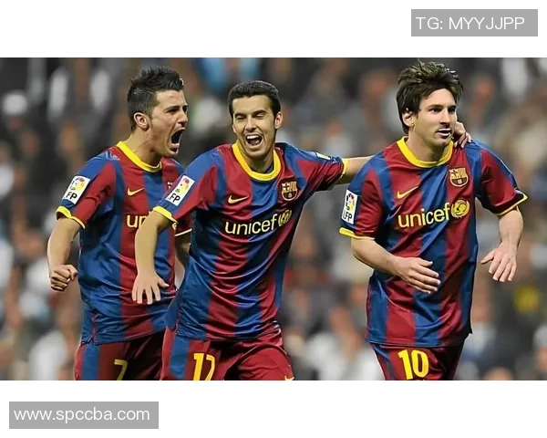 全球十大足球巨星盘点 足坛风云人物与历史传奇之对决