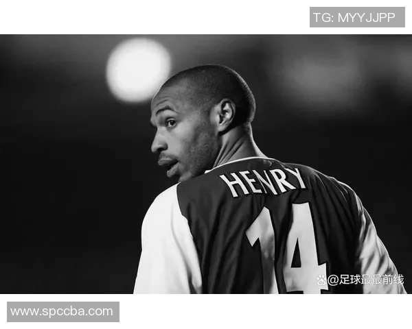 全球足球巨星身型全景图解析各大球员体型特点与运动风格 全球足球巨星身型全景图解析各大球员体型特点与运动风格