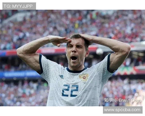 球星足球场激情一吻瞬间公开引发热议球迷狂热反应激增 球星足球场激情一吻瞬间公开引发热议球迷狂热反应激增